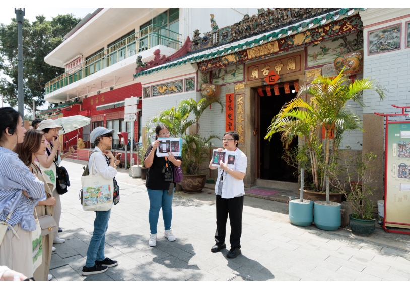 “Presenting Roof Ridge Stages of Tai O” co-curated by the hotel and Dr So‑Mui Ma 大澳文物酒店與馬素梅博士聯合策展《活現大澳屋脊上的戲台》