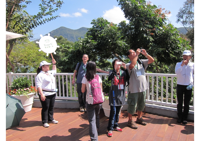 Visitors tour around the hotel and listen attentively to our ambassadors telling stories of the Old Tai O Police Station and Tai